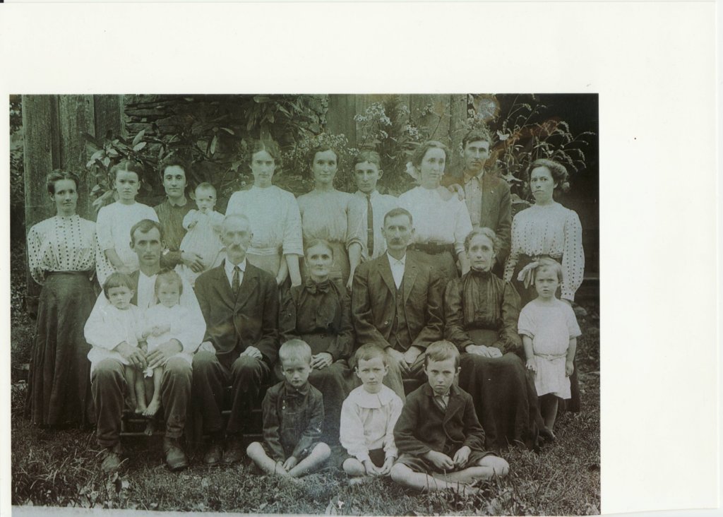 hudlerclan_c1909.jpg